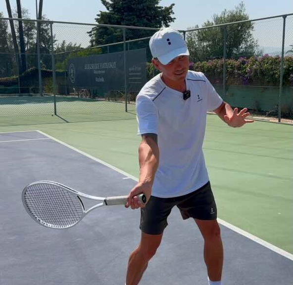 Coach Demonstration of Arm Slot and Covering Position
