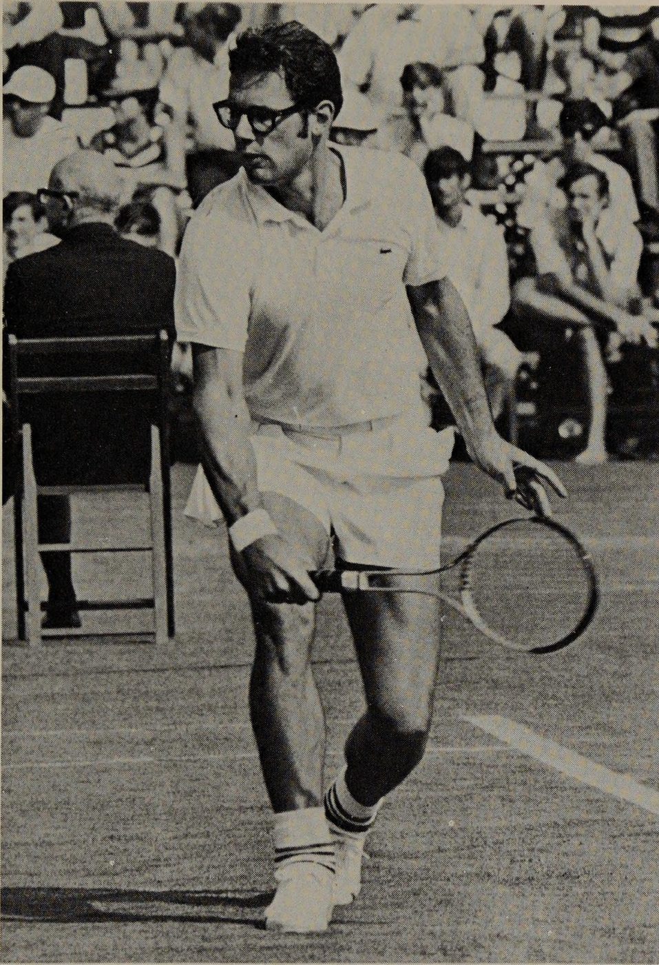 Hình 4.4: Clark Graebner’s picture shows a lot of strength, but this backhand grip is clearly inadeq