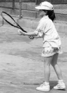 Ana Ivanovic thời thơ ấu tại tư thế sẵn sàng