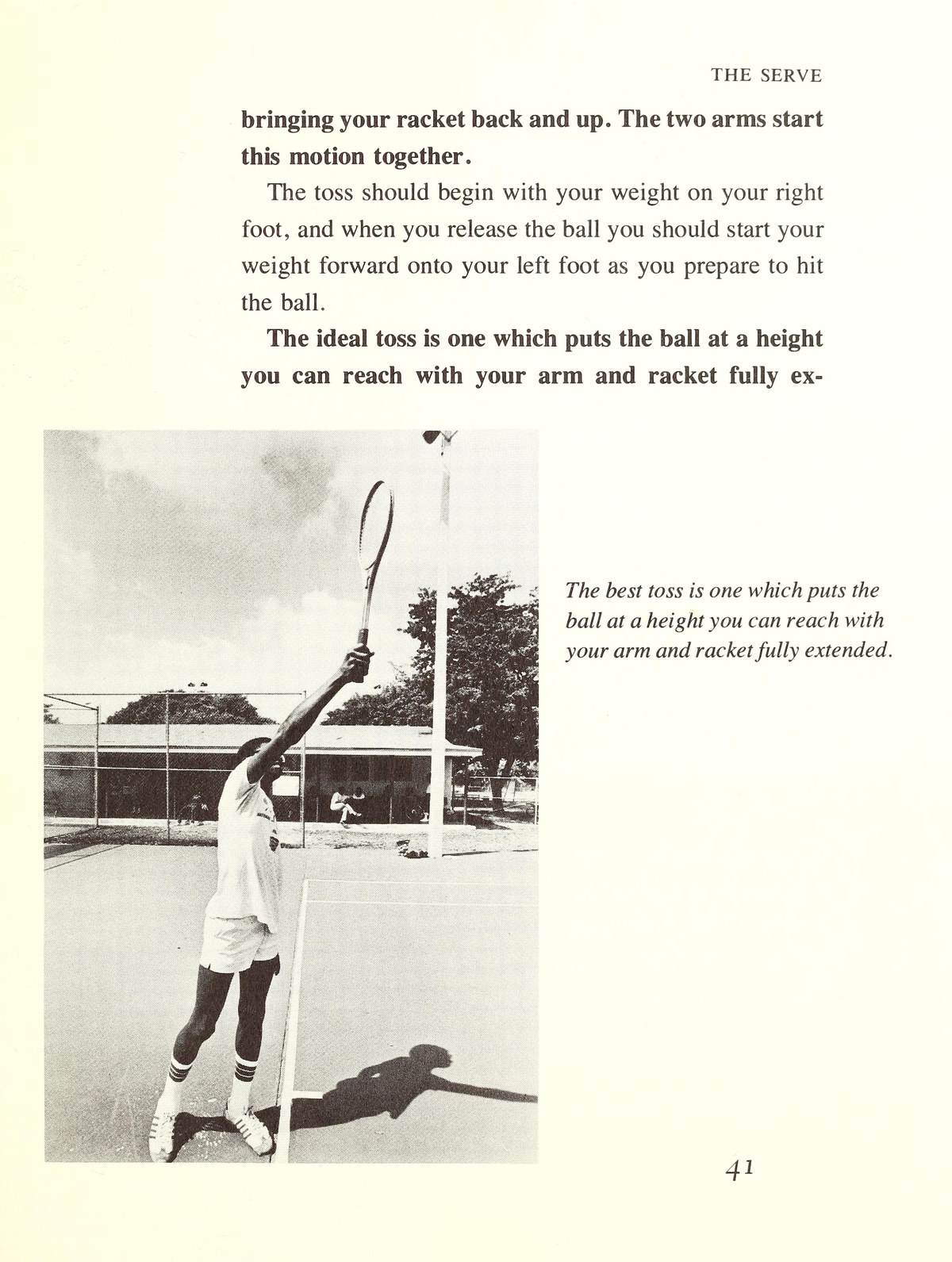 Trình tự động tác giao bóng Arthur Ashe