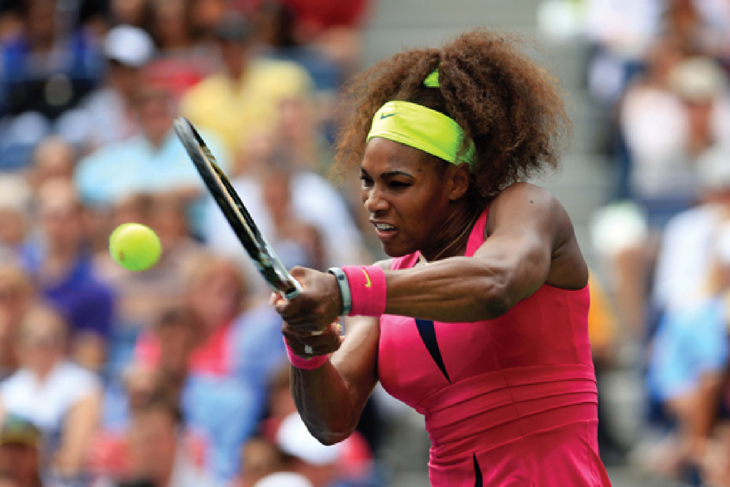 Hình 8.3: Carla Mooney · Serena Williams · xoáy lên