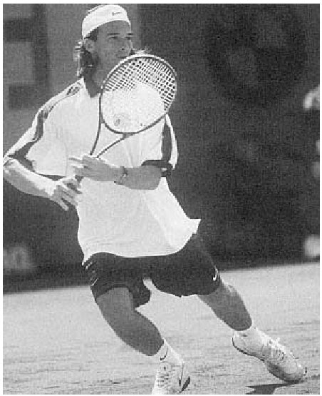 Chia xoay khối thân trên với Carlos Moya.