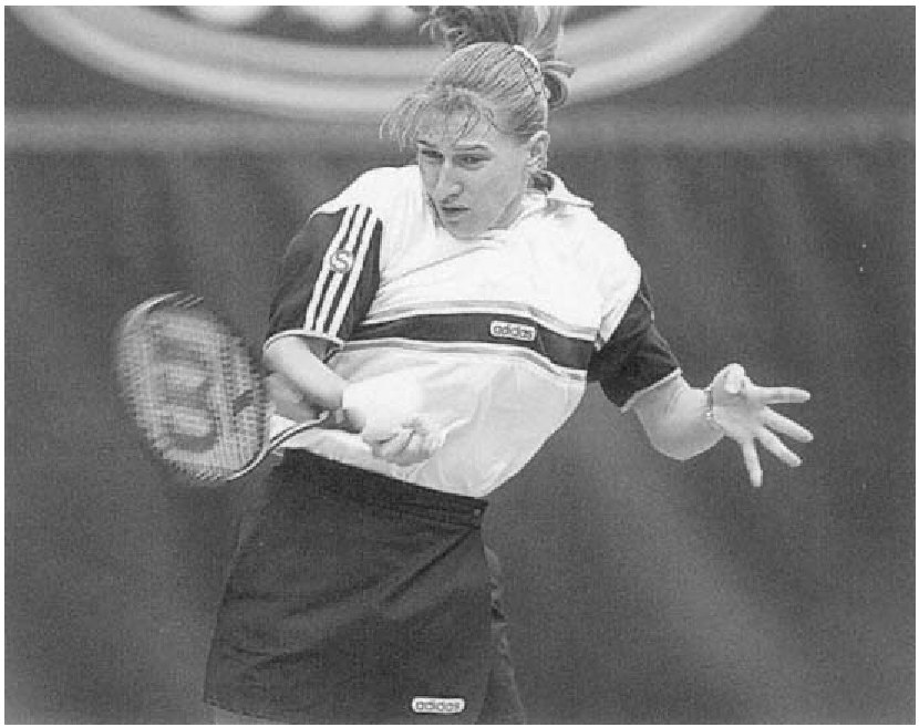 Giữ những tay vợt đánh biên thuận tay lớn, như Steffi Graf, luôn di chuyển.