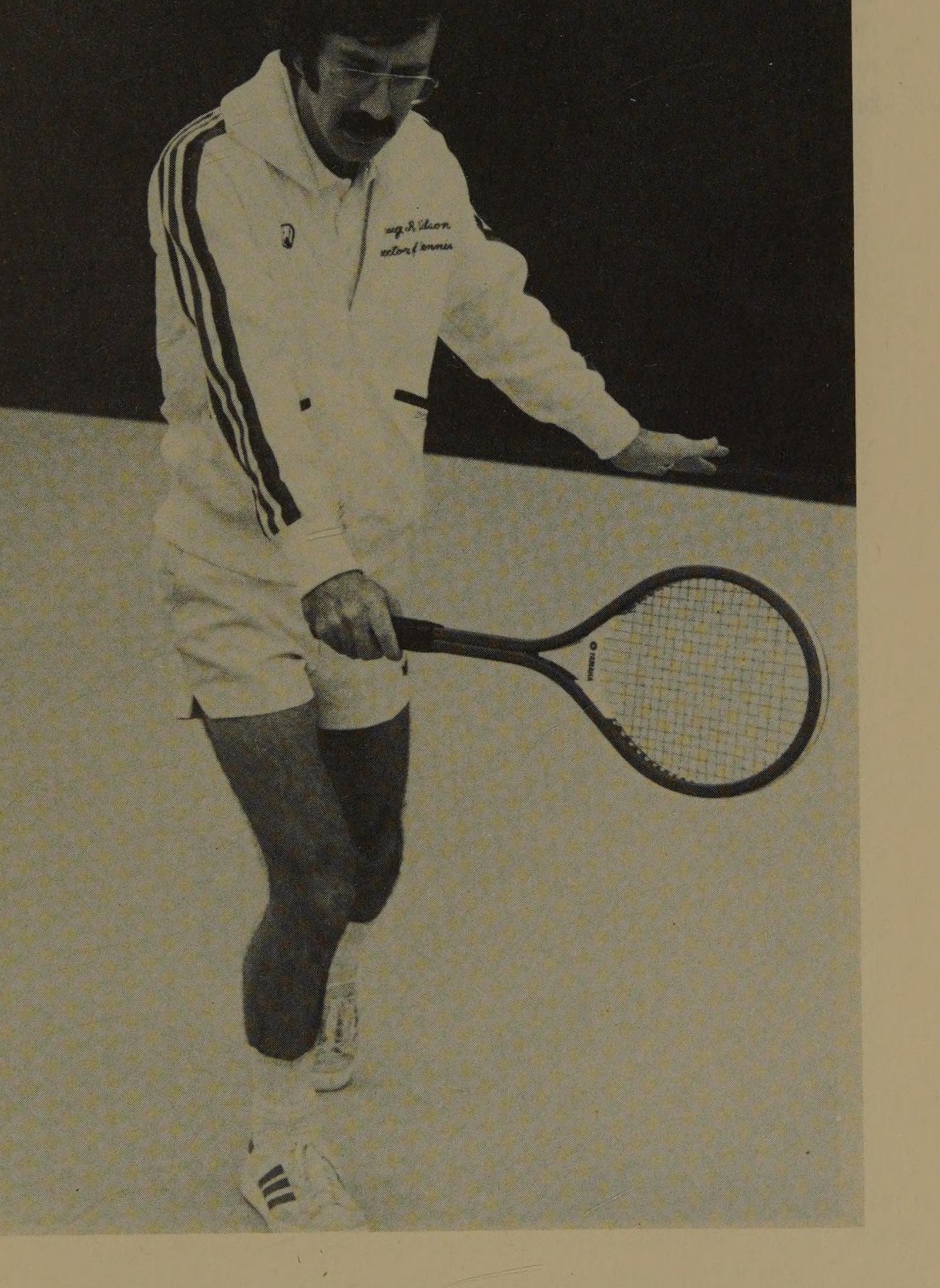 Hình 7: Tính Đối Xứng Gương Của Cú Backhand Drive — Tay không thuận dẫn hướng